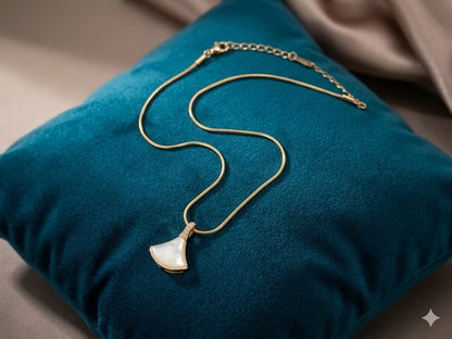 Luxury Fan Pendant Necklace for Women | Gold Plated White Shell Pendant Necklace | Adjustable Minimalist Chain Necklace | Elegant Fashion Jewelry Gift for Girls